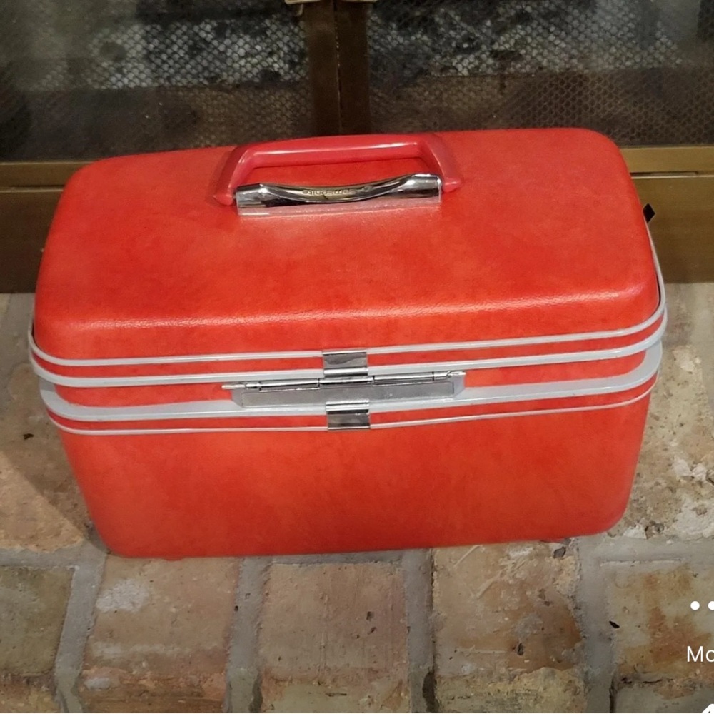 Samsonite Red Travel Case